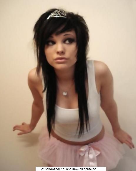 furtuna din mine deci..m'am hotarat fac fic fata care suferit mult dupa parintilor ei,si care s'a ADMIN๋ �яєω *Alice*