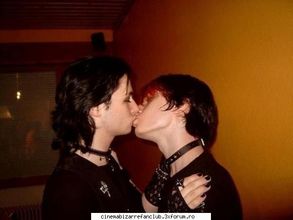 :> hot

ahem ahem ahem... ia ghiciti :uimit: hot or not?