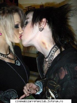 yu`s bitch &nbsp; &nbsp; ...o urasc &nbsp; &nbsp; ...am gasit poza ...ce'as vrea fiu locul &nbsp;