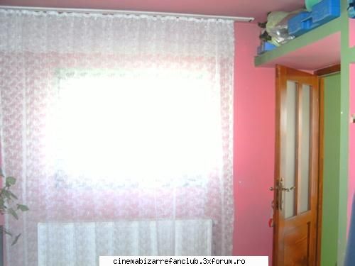 our rooms asa, facut poze.dar foarte detaliat .geamul
