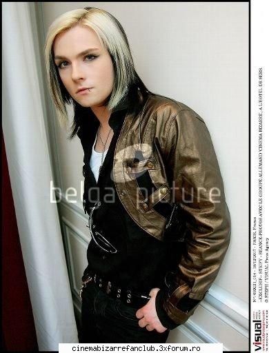 photos with strify (*) ADMIN๋ �яєω *Ralu*