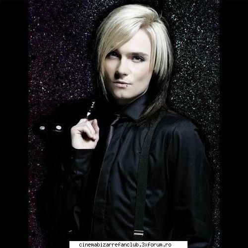 position: of residence: berlin (he shares a flat with kiro & 175cm
hair colour: blonde with black