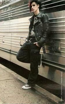 biografie &nbsp; nimeni din trupa sau gay! &nbsp; frate! naiba?fac asta show! 8-)8-)x( ADMIN๋ �яєω *Bella*