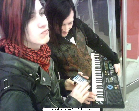 funny photos with &nbsp; &nbsp; romeo: uite orga mi`am tras...ce tare`s &nbsp; yu: mai taci odata.nu