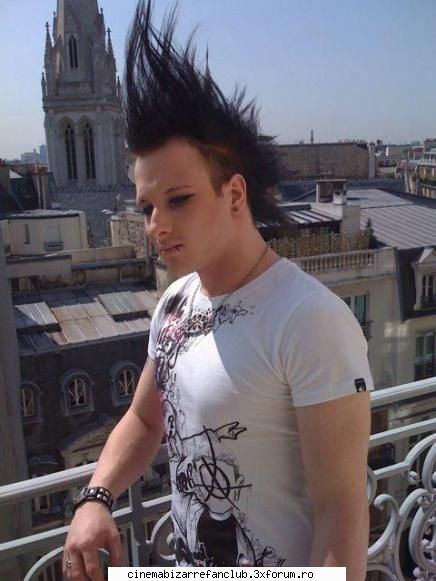 funny photos with rom:bai uite freza manga mi-am traskiro: vezi sunt mr.manga :pkiro:x( nici iti sta