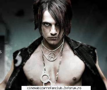 hot not? hot...cu toate mai mult weird ADMIN๋ �яєω *Alice*