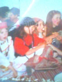 Bella`s pix - la camin imbracata in tigancusa(eu sunt cea cu - � Childhood �