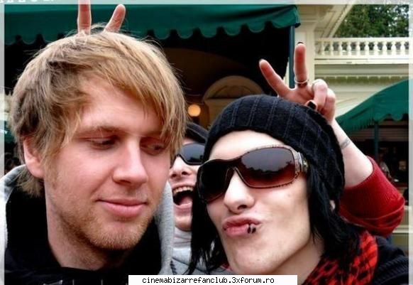 Funny photos with CB - tipul piercinguri are asta?1,2,3,... yu tipul de - � Foto �