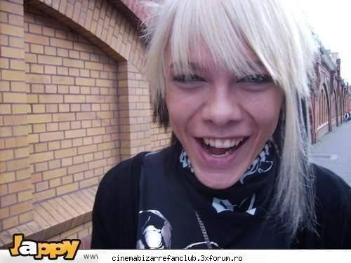 Funny photos with CB - kiro : te mananc! o sa te devorez!pana nu mai - � Foto �