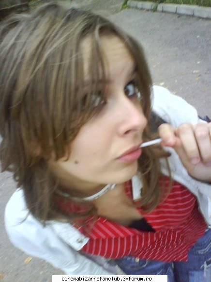 :rotfl:  :rotfl: unde nu facem noi poze? :rotfl:  :rotfl: 

akdik d la expozitzie :nebun:  :nebun: