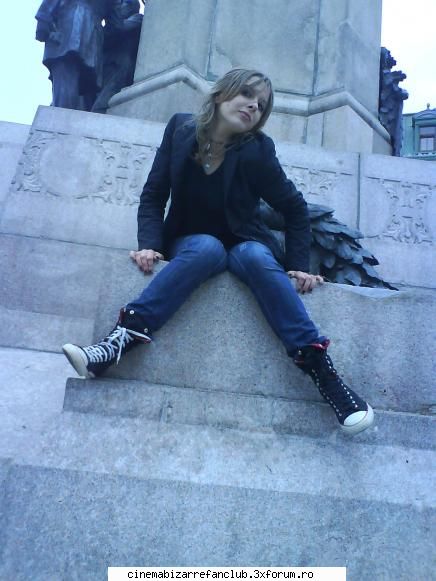 am fost eu bre...n`ai stat q mn?..e akdik d la costel :nebun:  :nebun: 

poz din piatza unirii