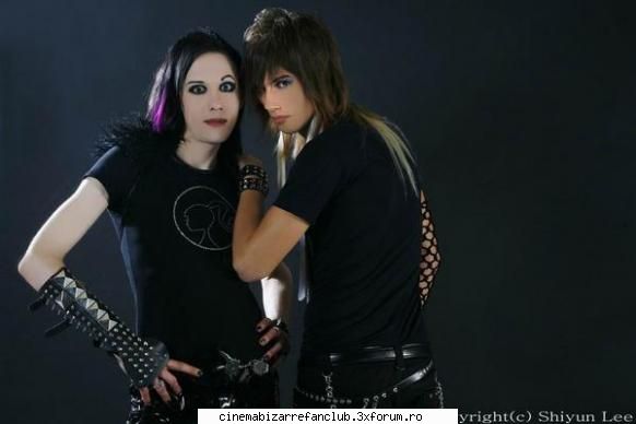 New band ? - Asta cu care e vocalistul asa avea la descriere - � Luminor �