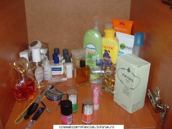 Our rooms - dulapiorul ude'mi tin parfumurile si toate - � Willkommen �