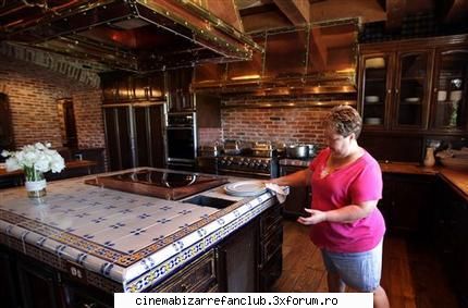 Sala Petrecerilor - Daca va e foame, doamna va va servi - � Happy birthday �