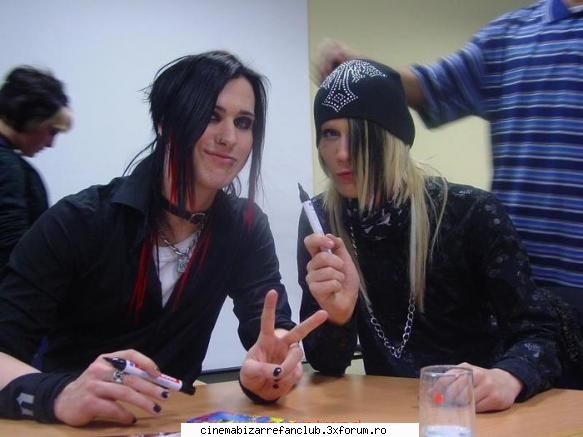 Shin and Yu - dand autografe(eu dc nu eram pe akolo?) :x - � Foto �
