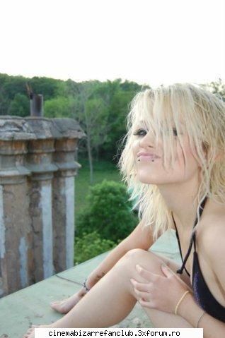 Yu`s girlfriend? - �..Love�Is�Dead..� - � Yu �